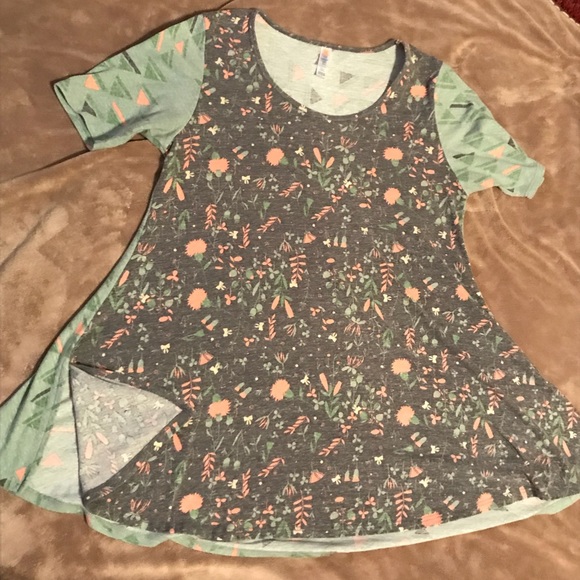 LulaRoe S Perfect T - Picture 1 of 4